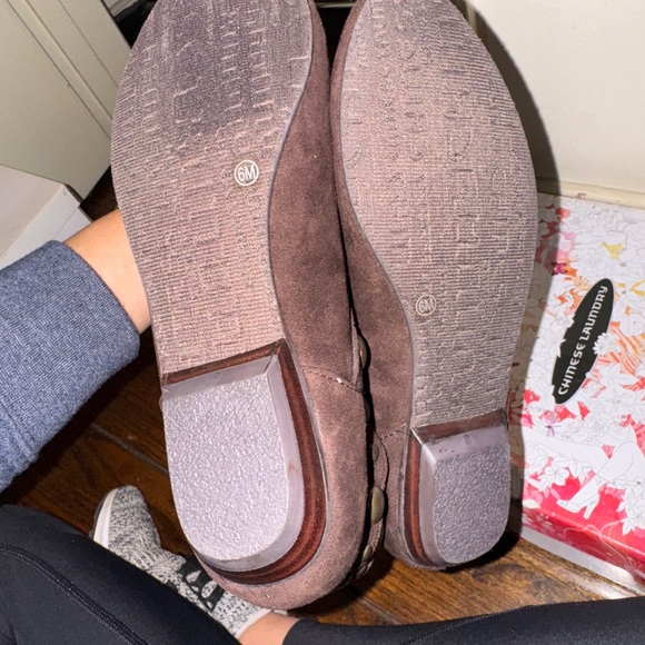 Chinese laundry brown studded flat boot 6 NWOT - Picture 5 of 7